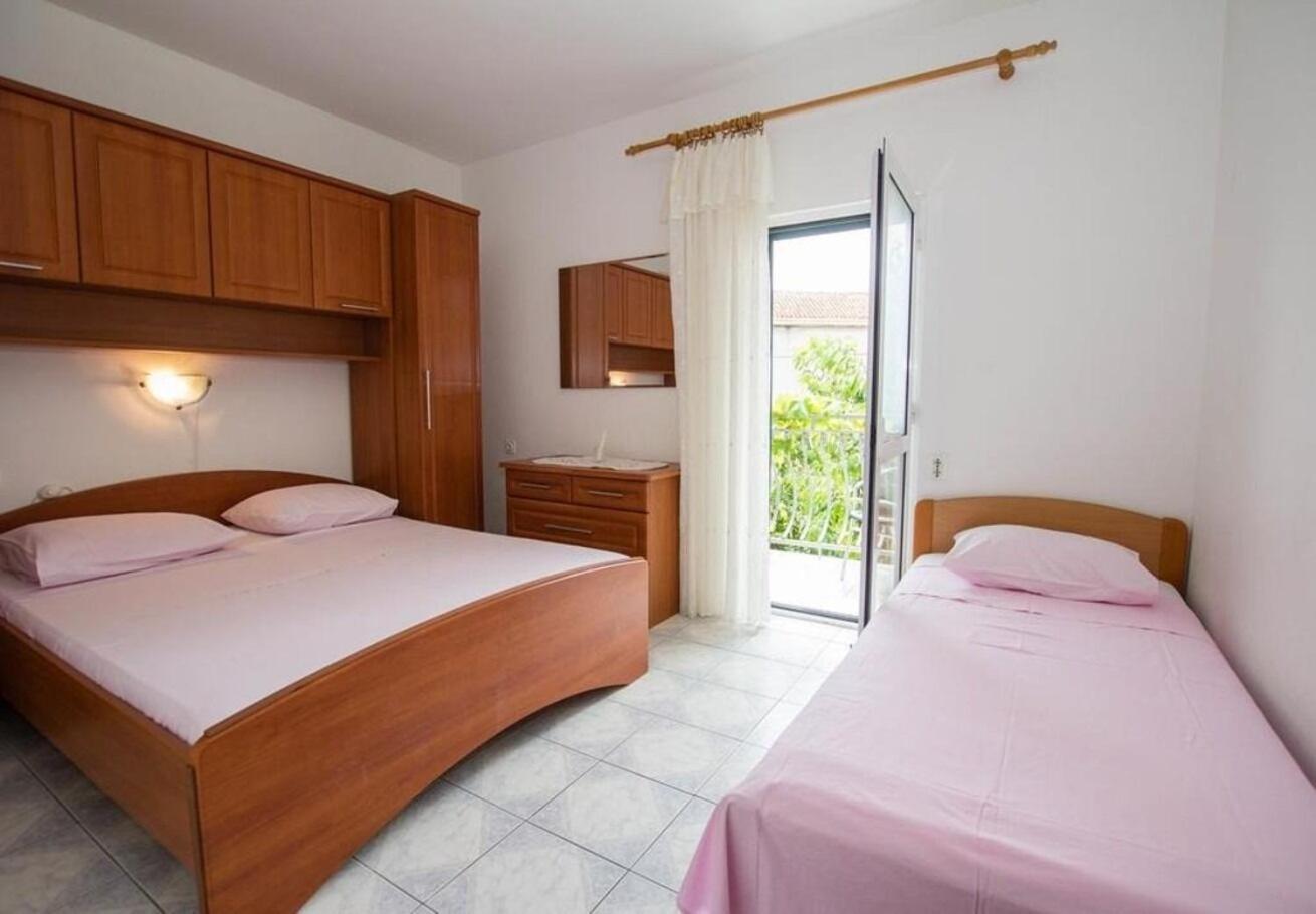 Apartments Juri Sućuraj Dış mekan fotoğraf