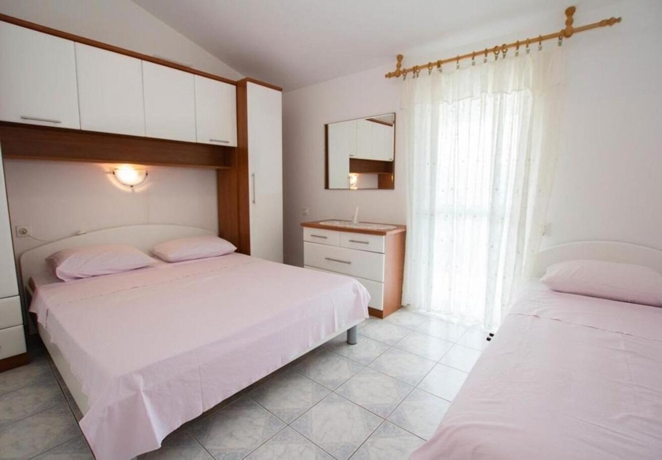 Apartments Juri Sućuraj Dış mekan fotoğraf
